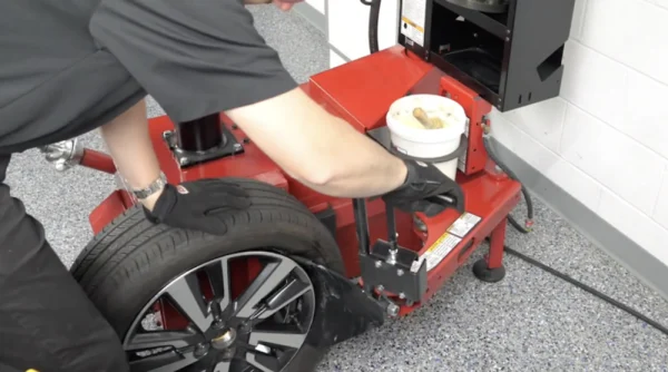Coats 90C Center Clamp Tire Changer - Image 5